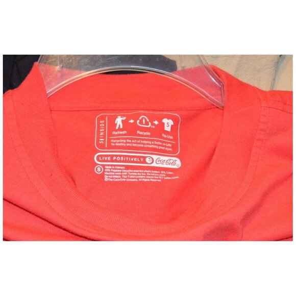 Coca Cola "Back By Popular Demand" Unisex Adult Size S Short Sleeve Red T-Shirt - Picture 4 of 4